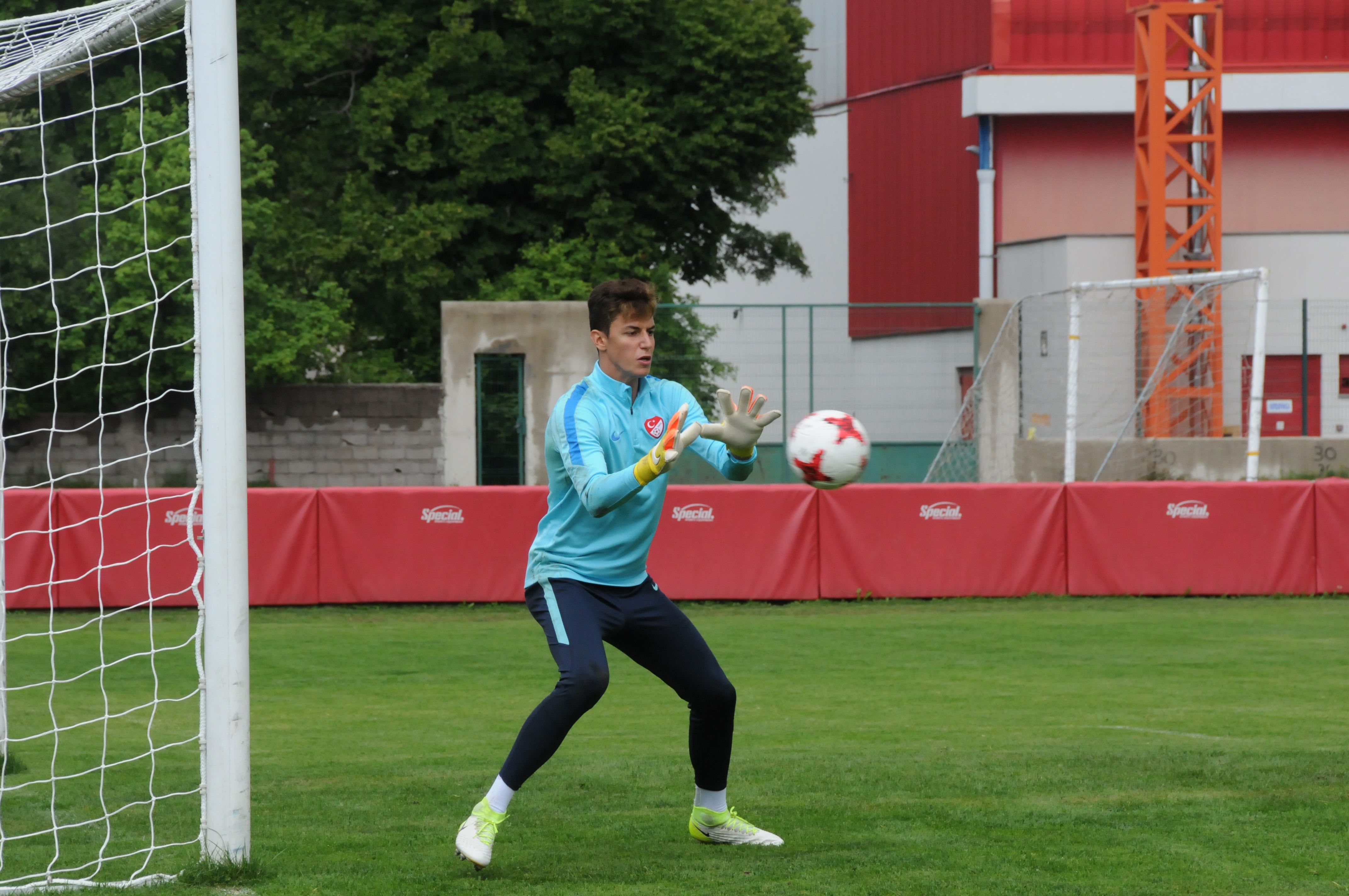 Berke Özer: Aile boyu sporcu - TamSaha Detay Sayfası TFF